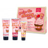 Set Regalo You are the cherry con 1 bagnodoccia 100ml, 1 crema corpo 100 ml e 1 glitter viso e corpo 50 ml